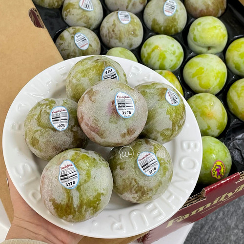 美国当季新鲜甜红心蜥蜴蛋李子