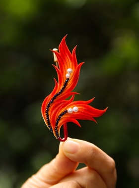 江南拾花 非遗红色凤凰凤尾绒花胸针珍珠装饰轻奢高级感气质别针