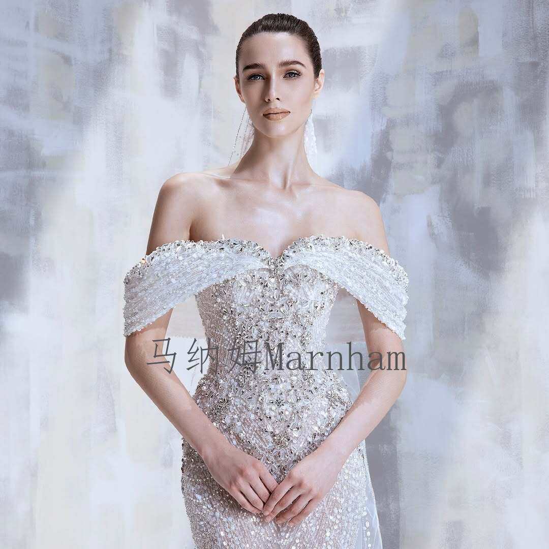 马纳姆Marnham一字肩显瘦白色婚纱女重工鱼尾婚纱显瘦新娘拖尾
