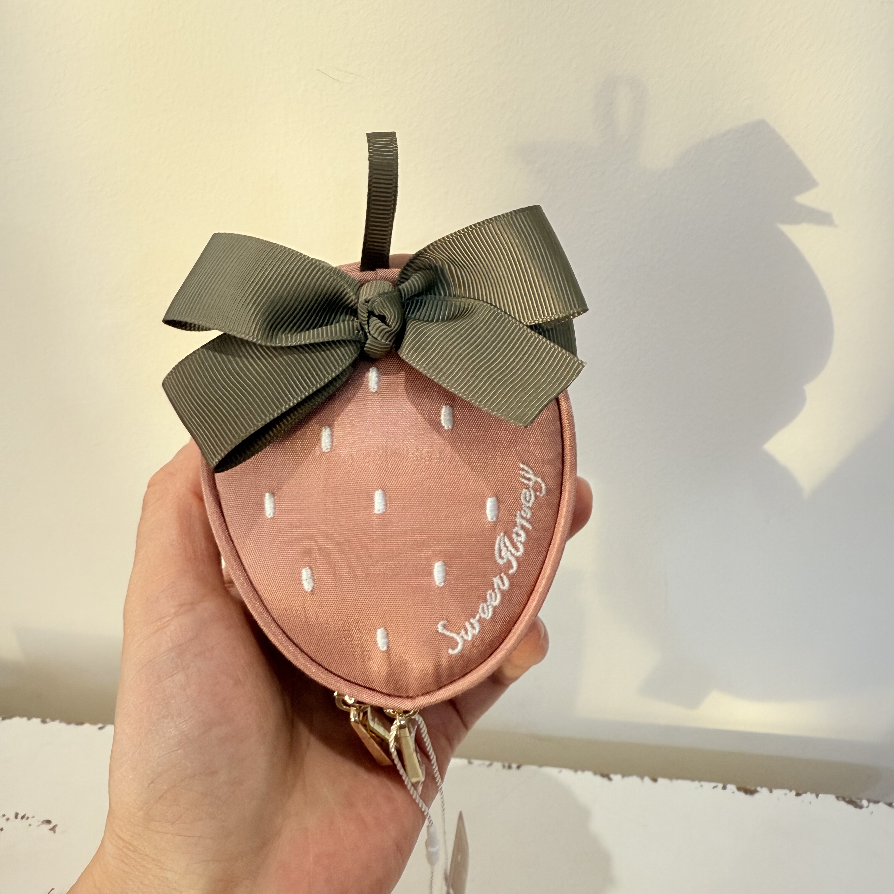 微瑕疵蝴蝶结造型草莓首饰包 便携首饰小杂物收纳