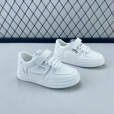 春季新款品牌巴布豆儿童休闲纯白色表演时尚运动板鞋11681