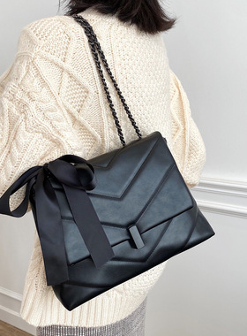 今年流行的高级感包包女 2025新潮秋冬大容量单肩斜挎包百搭insN