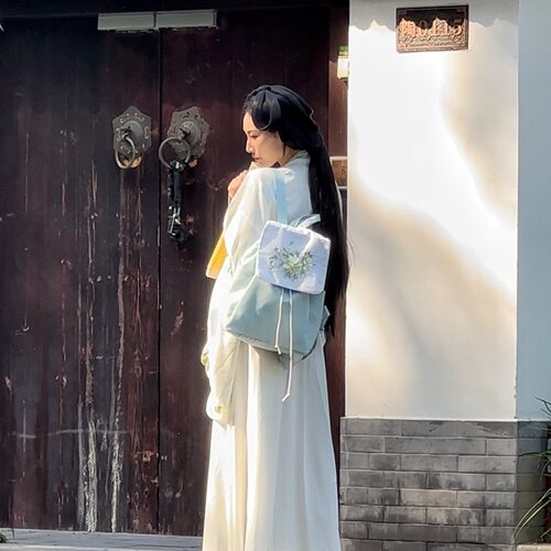 新中式刺绣汉服双肩包