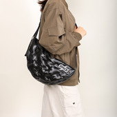 韩版 潮牌运动饺子包C 尼龙斜挎包男时尚 秋冬女时尚 太空充棉羽绒包