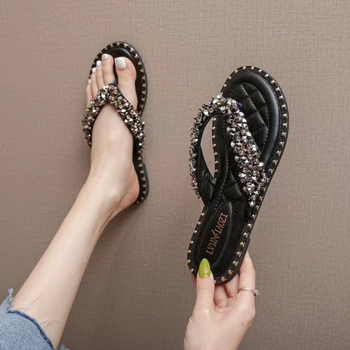 时尚夏季水钻平底人字拖女可外穿夹脚高档拖鞋软底防滑沙滩鞋潮女