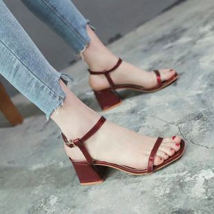 红色高跟鞋女结婚凉鞋2025新款百搭软皮交叉绑带粗跟韩版露趾黄色