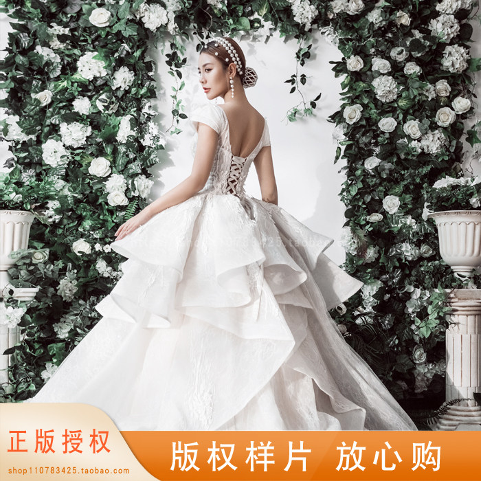 展会影楼摄影高端婚纱照放大新样片韩式室内花墙实景新客样