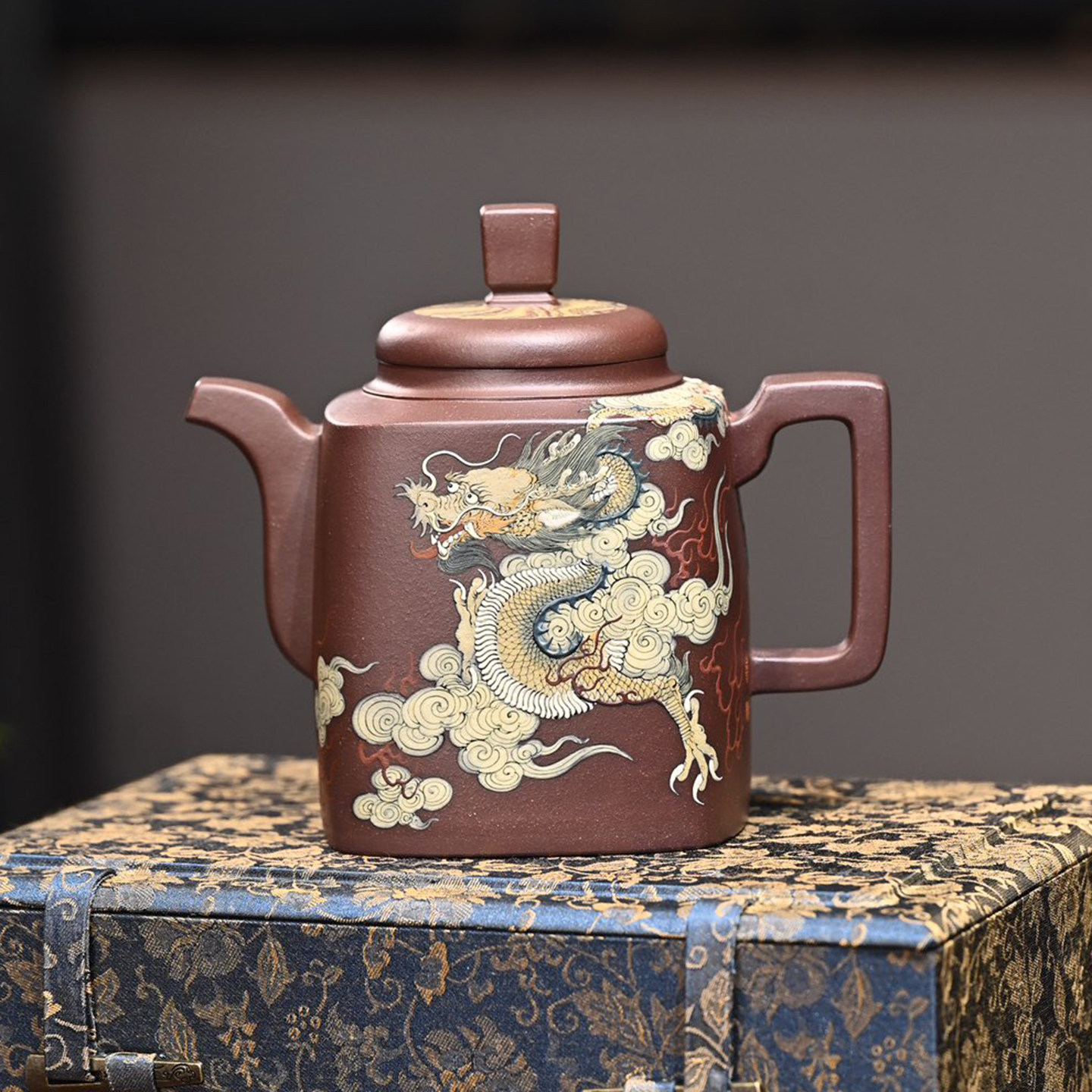 询价 宜兴紫砂壶周伯娟龙行天下李金强饰刘伟涛刻原矿紫泥580ml