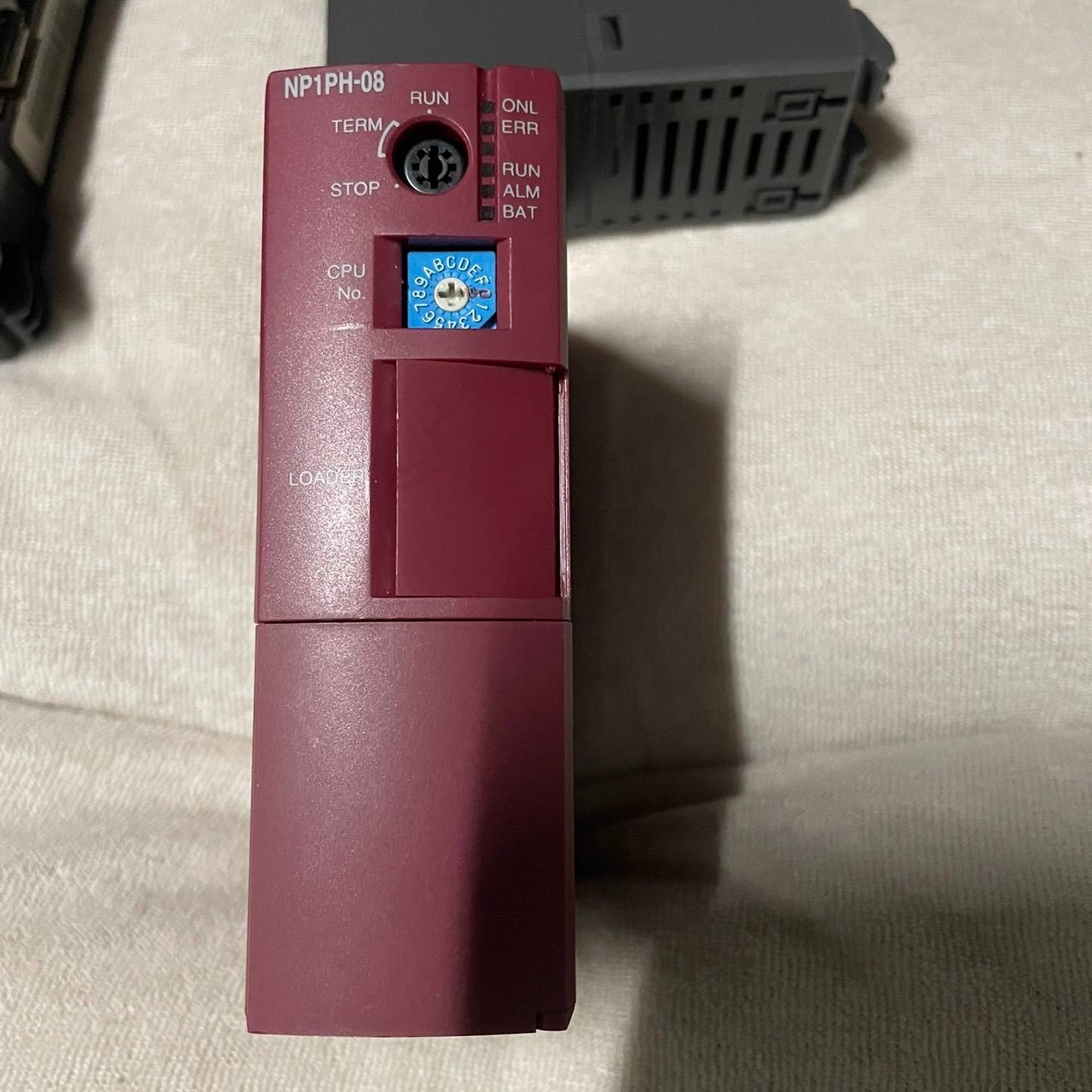 富土PLC ，NP1PH-08,X64，Y32各一议价 维修！！！