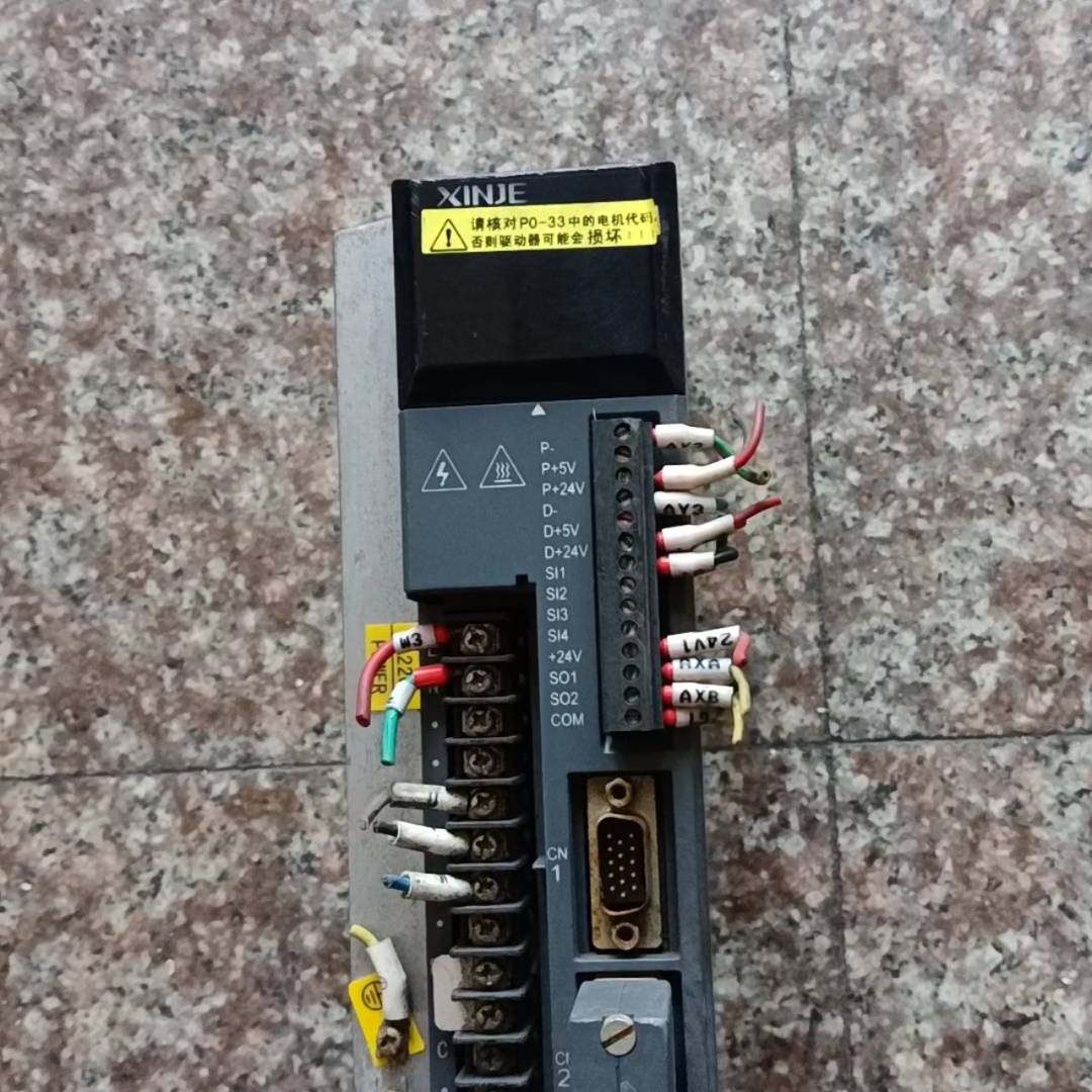 信捷驱动器DS3L-20P4-PFA 220v 0.4K议价 维修！！！