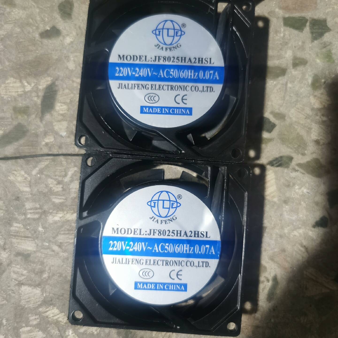 UPS电源JIAFENG8025散热风扇220V 0议价 维修！！！