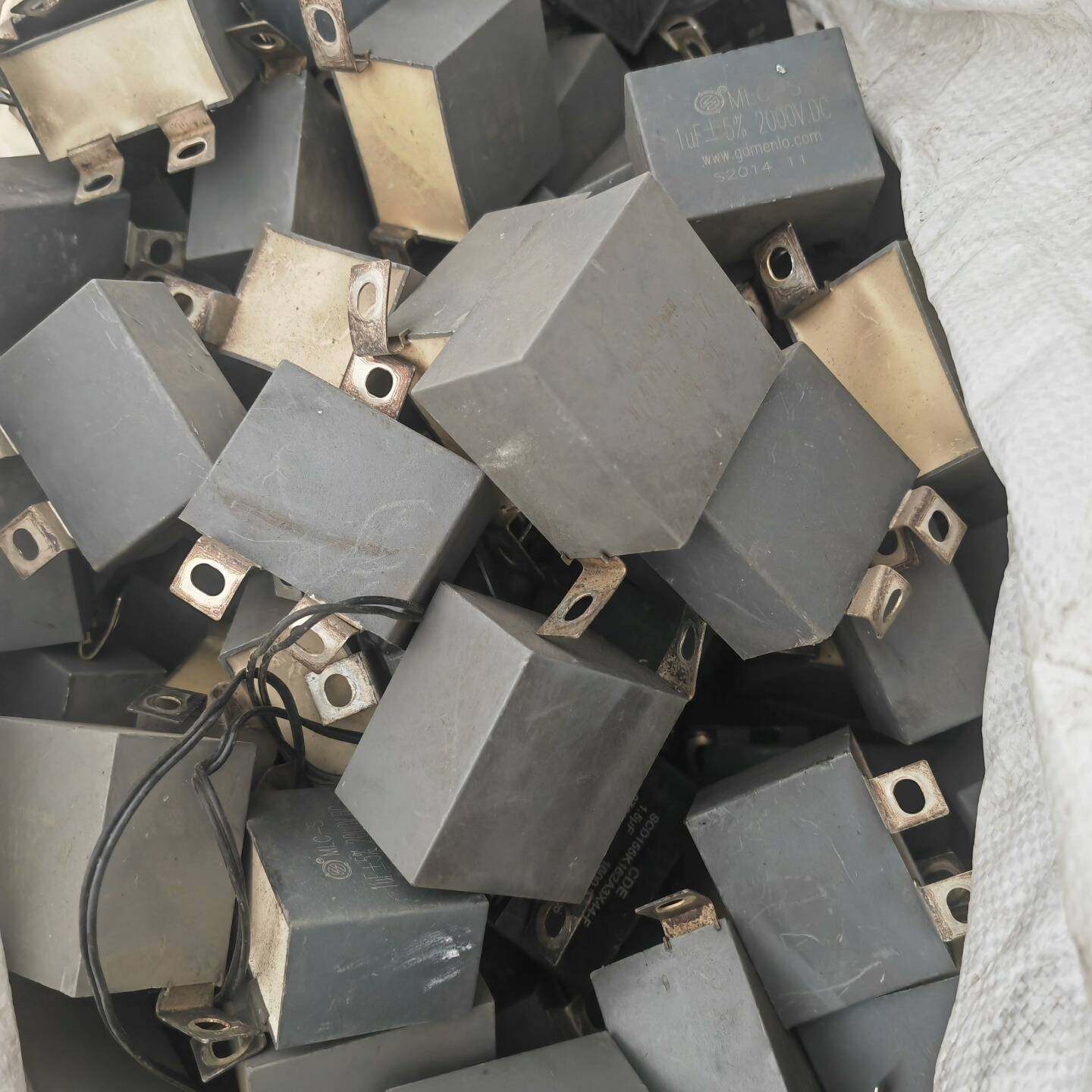 1uf 2000V DC电容 2uf 2000VC   10议价 维修！！！