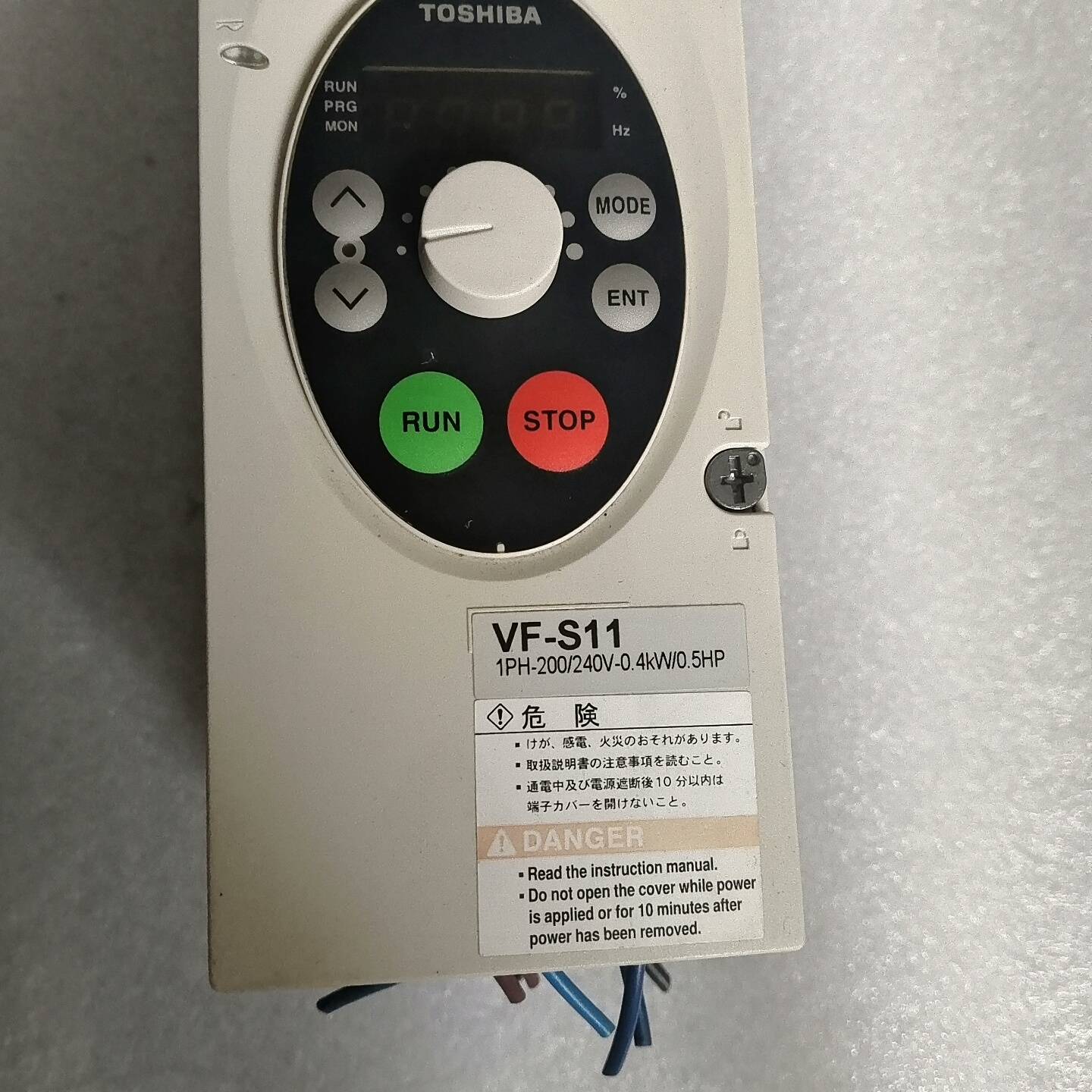 东芝变频器VFS11S－2004PL－WP,.议价 维修！！！