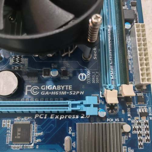 技嘉GA-H61M-S2PH主板，带G2030cpu议价 维修！！！