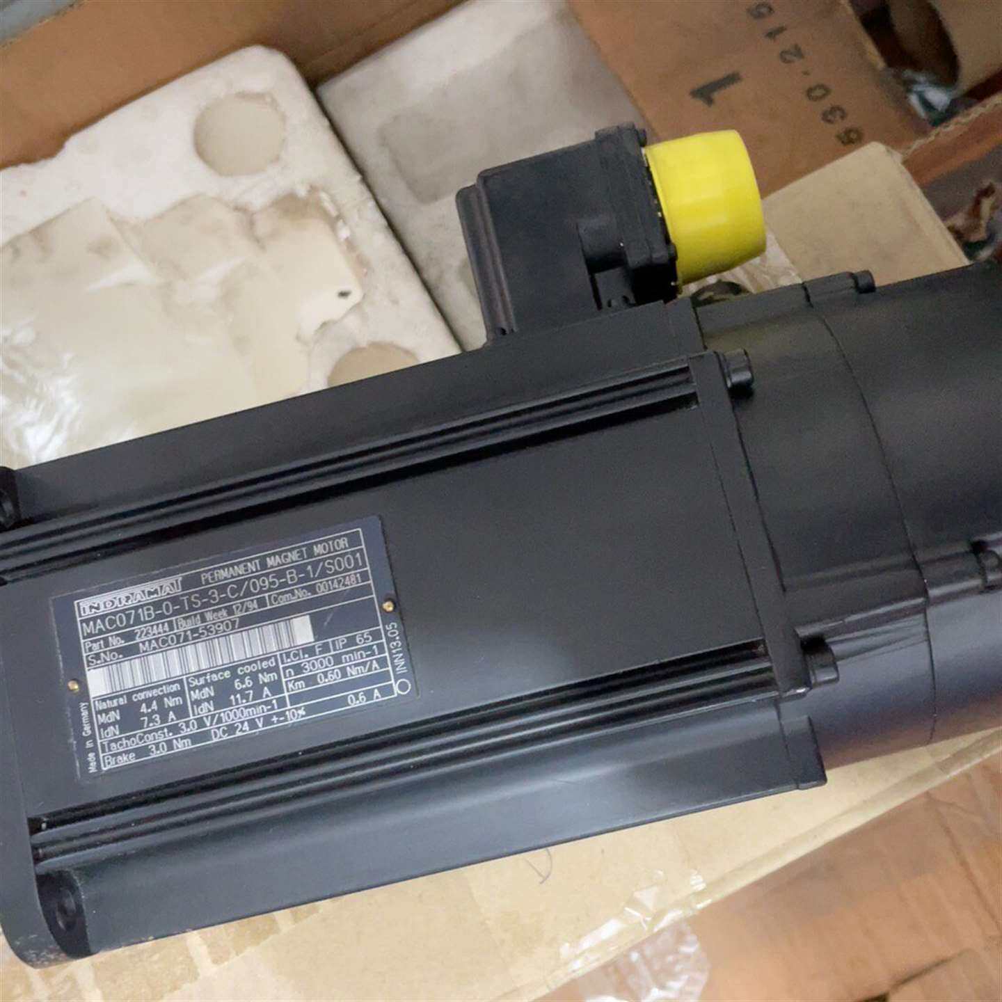 电机 MAC071B-0-TS-3-C/095-B-1议价及维修！