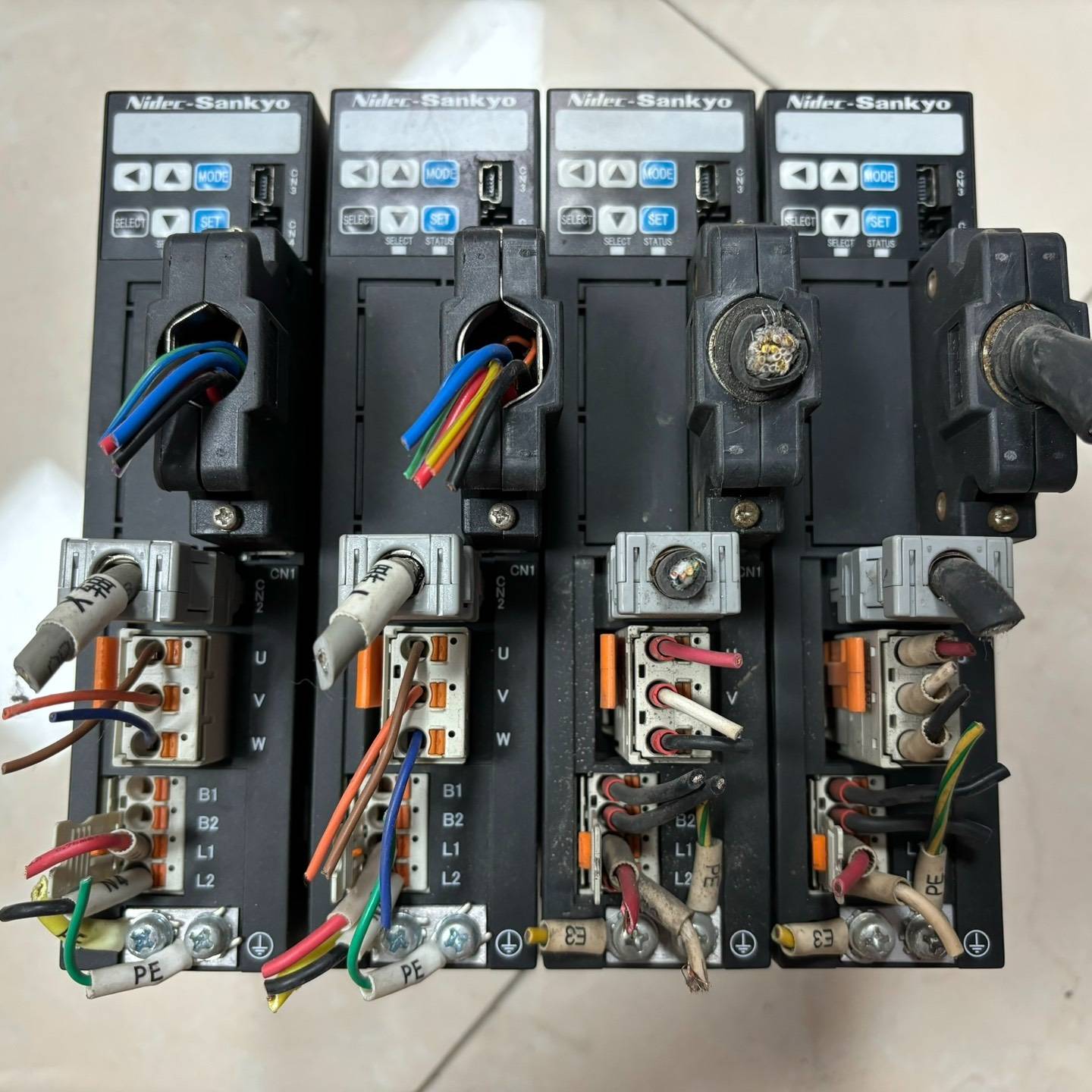 三协 DA22411 400W伺服驱动器 功议价 维修！！！