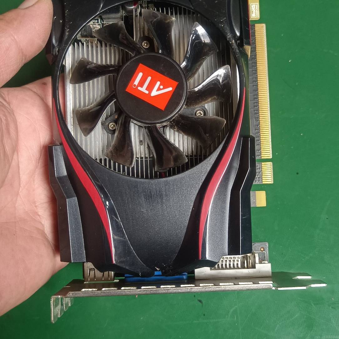 AMD   HD7670 4GB DDR5显卡议价 维修！！！