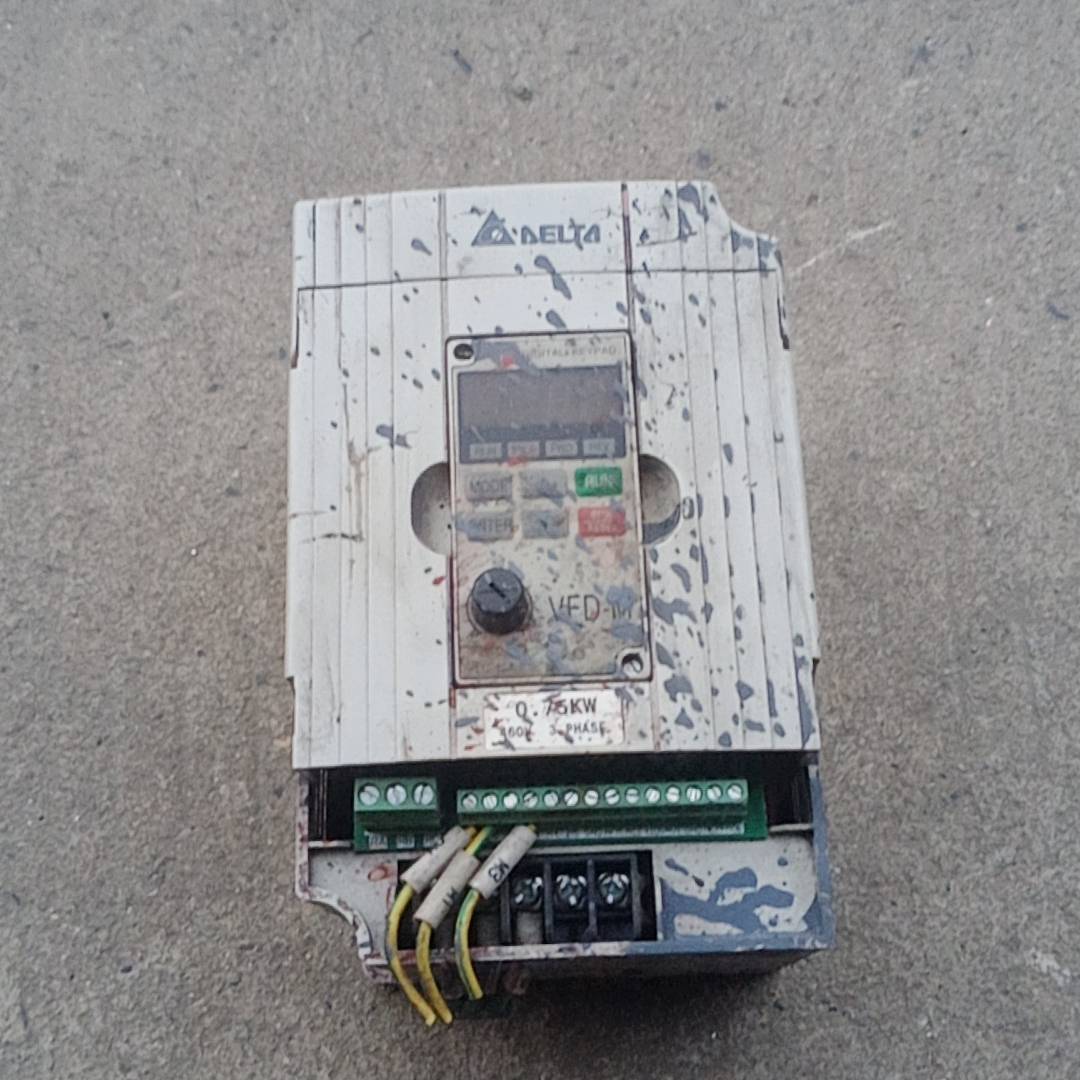 台达M系列变频器VFD007M43B 0.75K议价 维修！！！