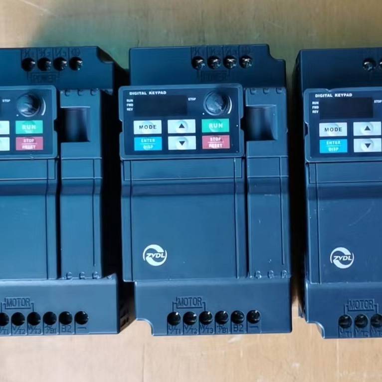 DF800-H0030T3B 380V3KW变频器 成色议价 维修！！！