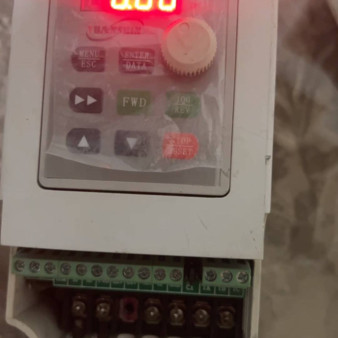 1.5kW源信YX2000-2S0015G变频器，议价 维修！！！