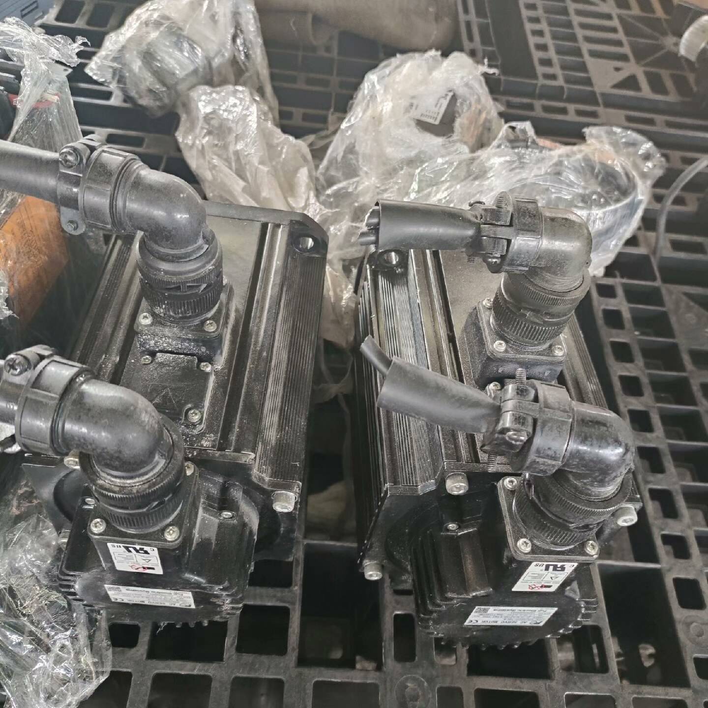 富土伺服电机Fe, GYG152CC2-T2E，议价 维修！！！