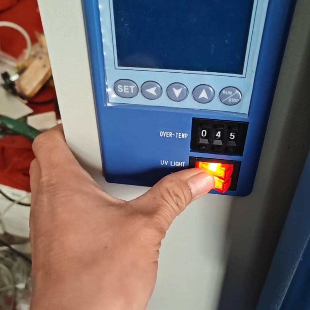 电热恒温箱200W,型号规格DHP-90议价 维修！！！