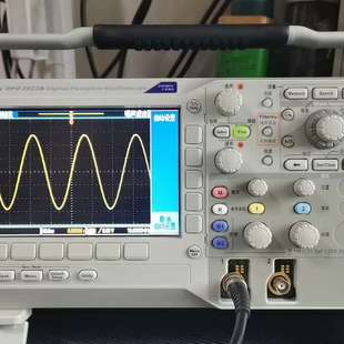 如图所议价及维修 成色相当好 200M泰克示波器 DPO2022B