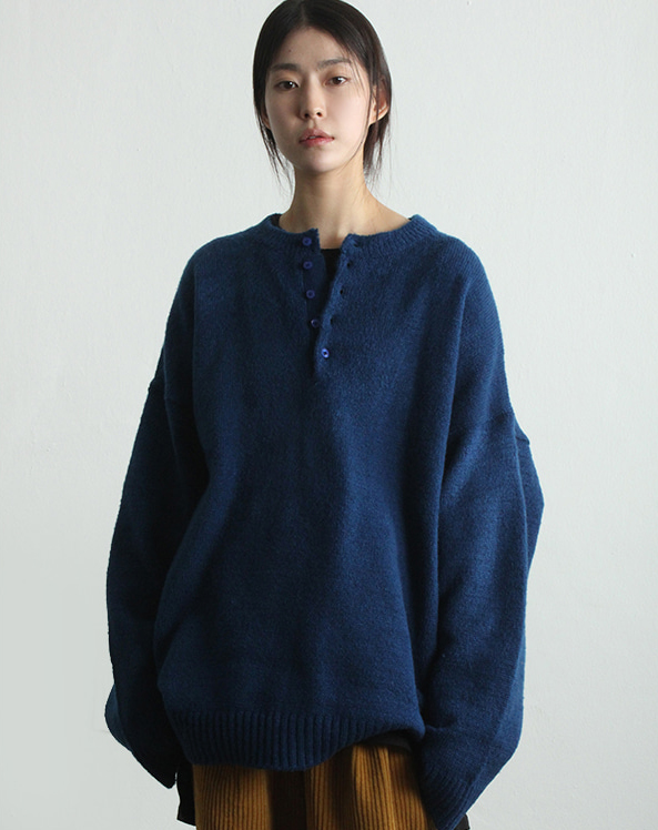 蓝色卡其色现货 loose fit button-neck knit(unisex)