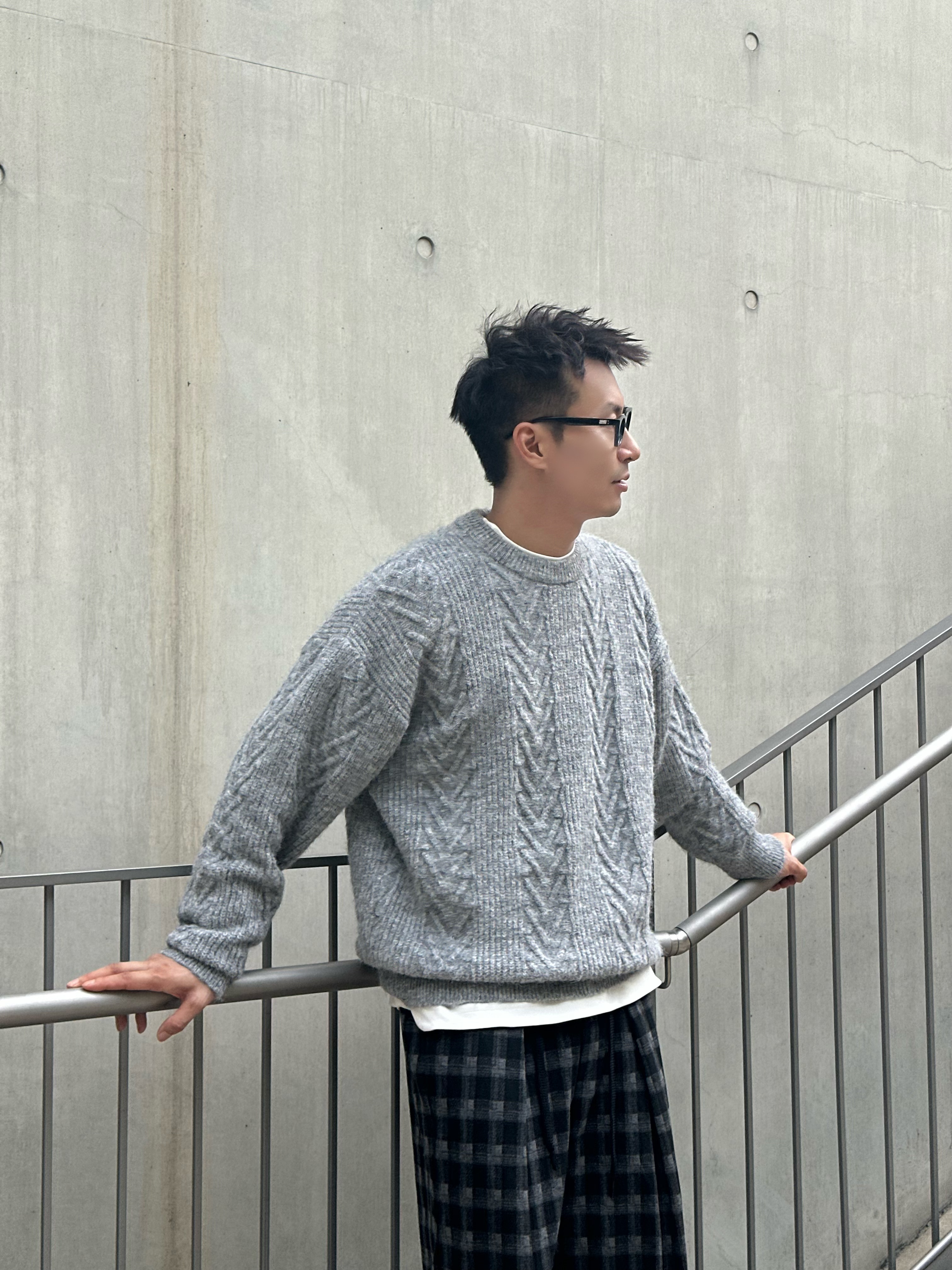 阿信秋季新款男士圆领麻花编织宽松休闲长袖套头针织衫毛衣