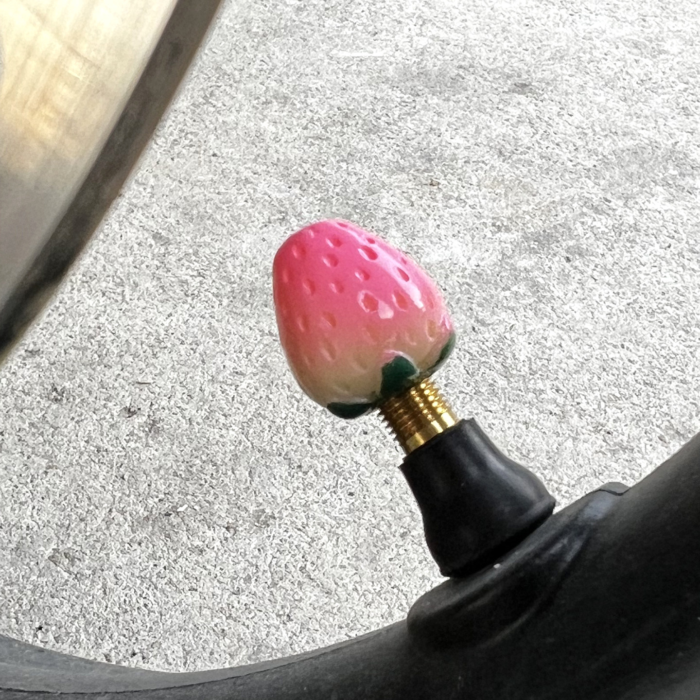 草莓复古机车改装通用气门嘴帽汽车改装装饰气门芯