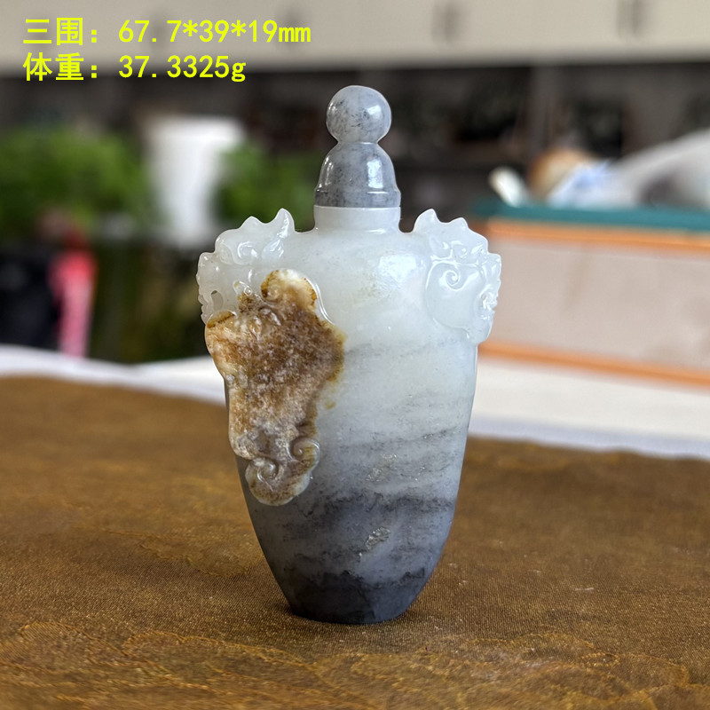 和田玉青花籽料鼻烟壶把件