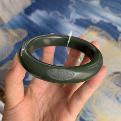 新疆和田玉青玉籽料手镯61.2