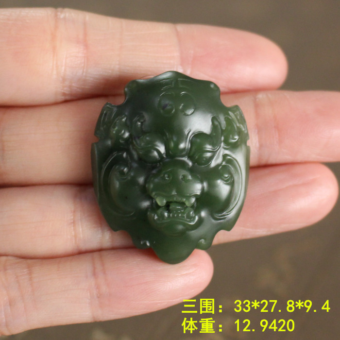 守护瑞兽头碧玉籽料挂件