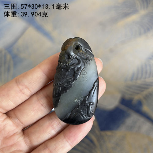 黑白分明三色青花籽料山水挂件