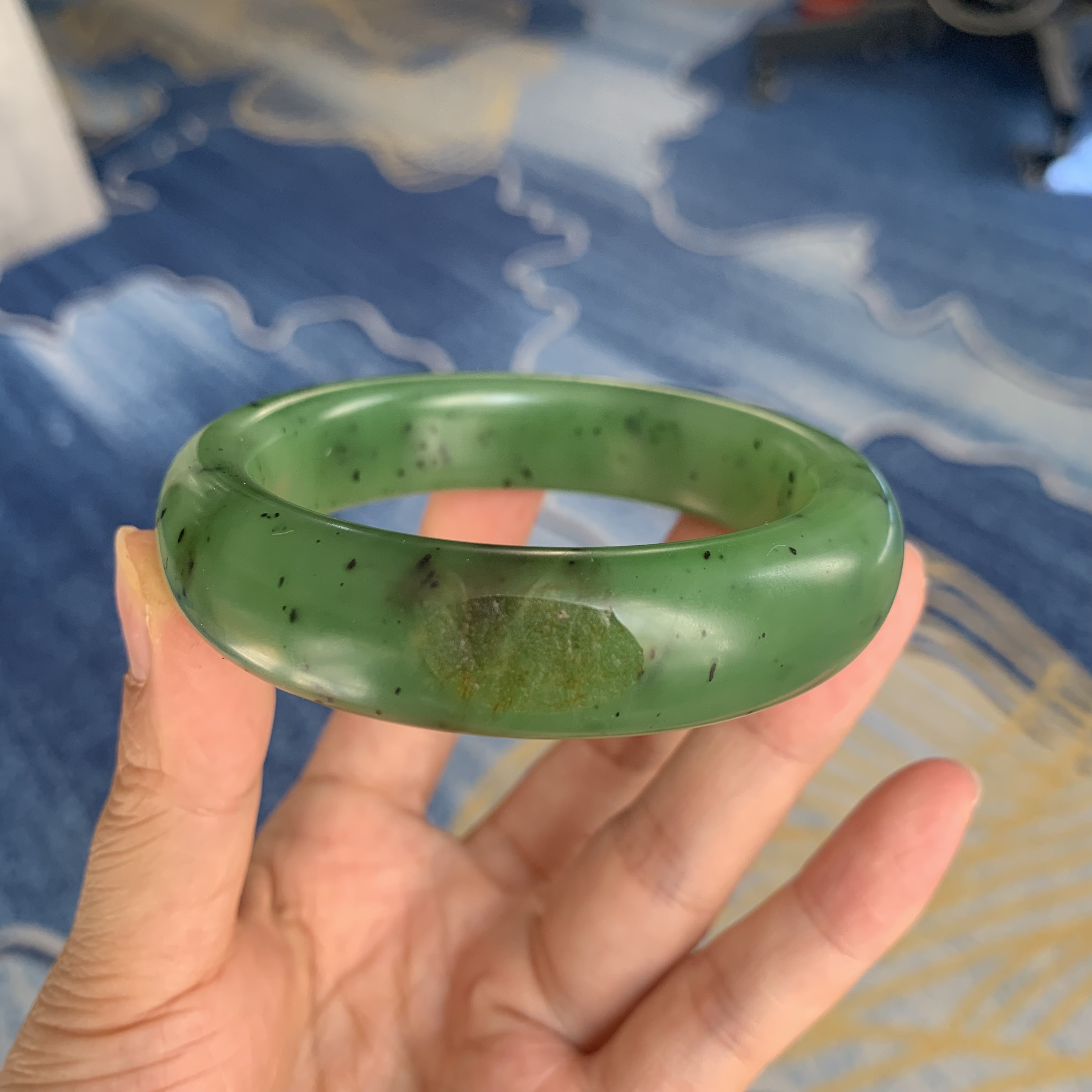 密度脂份都不错的碧玉手镯