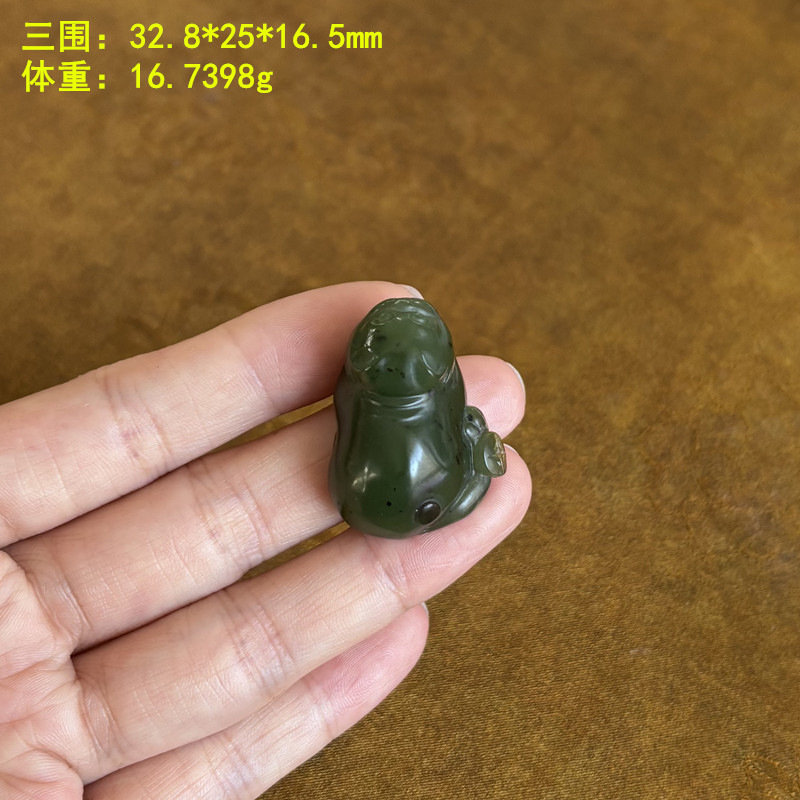 脂份很好的碧玉籽料招财猫挂件
