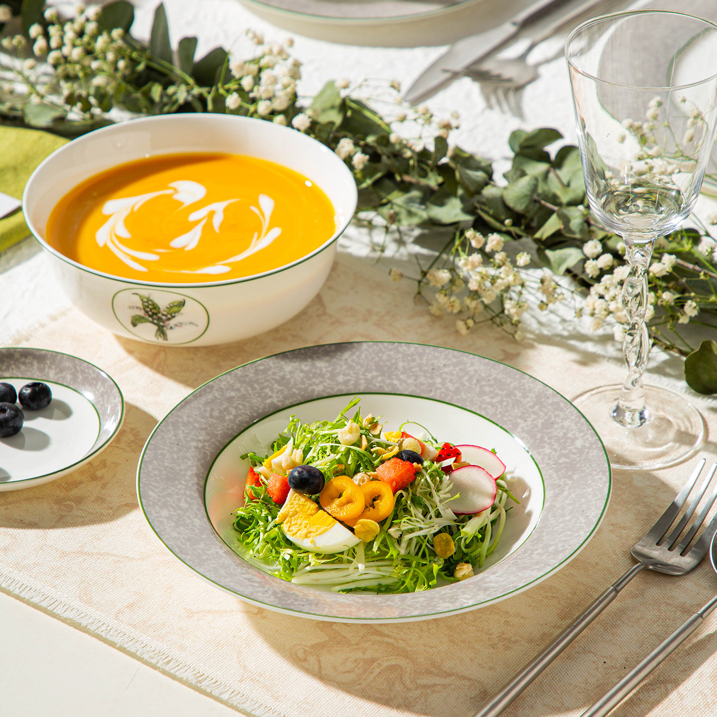 法式陶瓷餐具套装饭碗盘子家用骨瓷高级感高档餐盘碗碟组合礼盒装