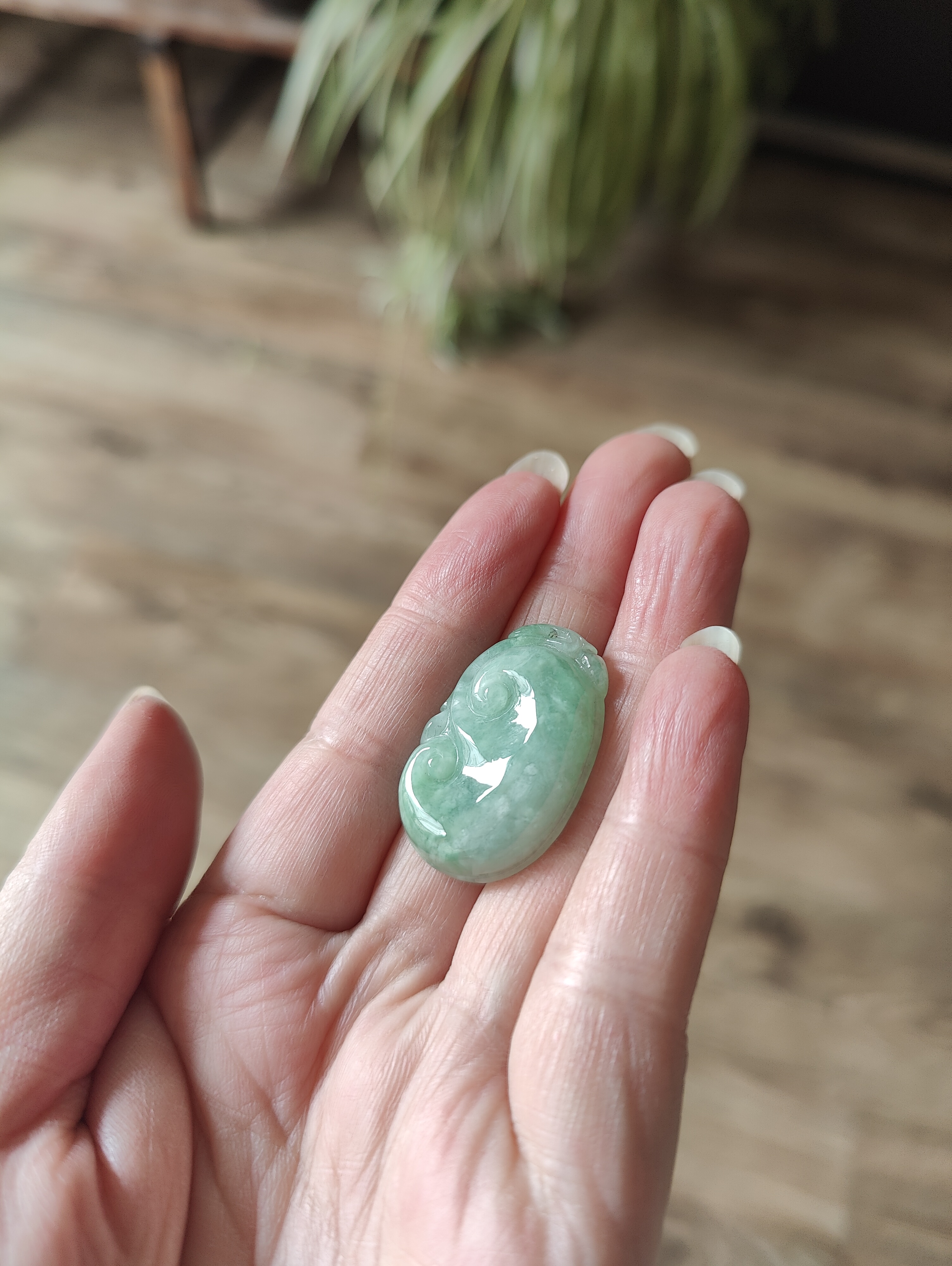 天然缅甸翡翠a货满果阳绿如意吊坠子有证书保a7天无理由退换货