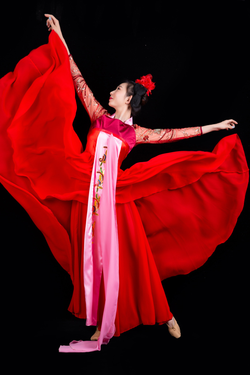 舞蹈演出服装汉服中国古典舞舞台