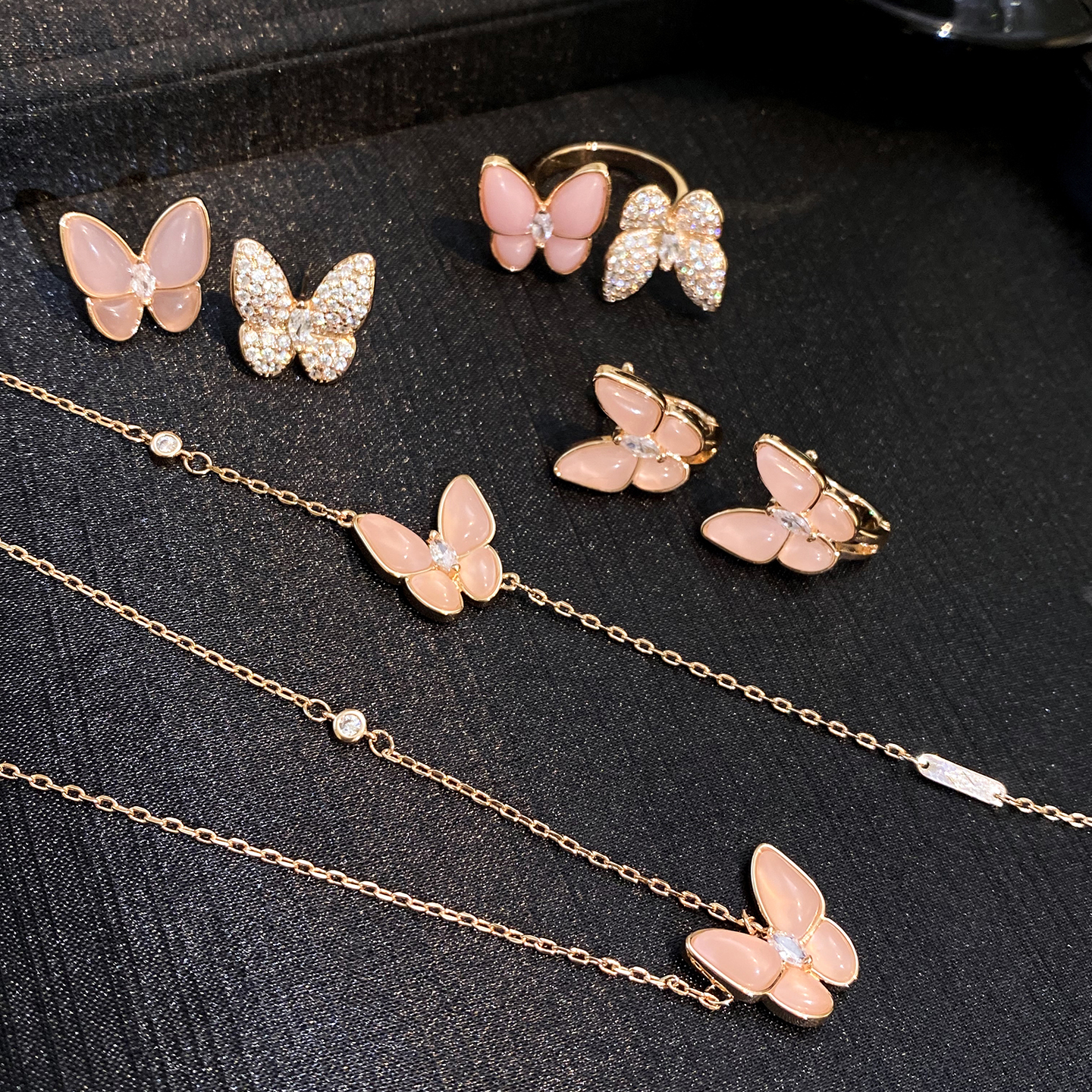 蝴蝶粉玉髓项链女镀18K金套装