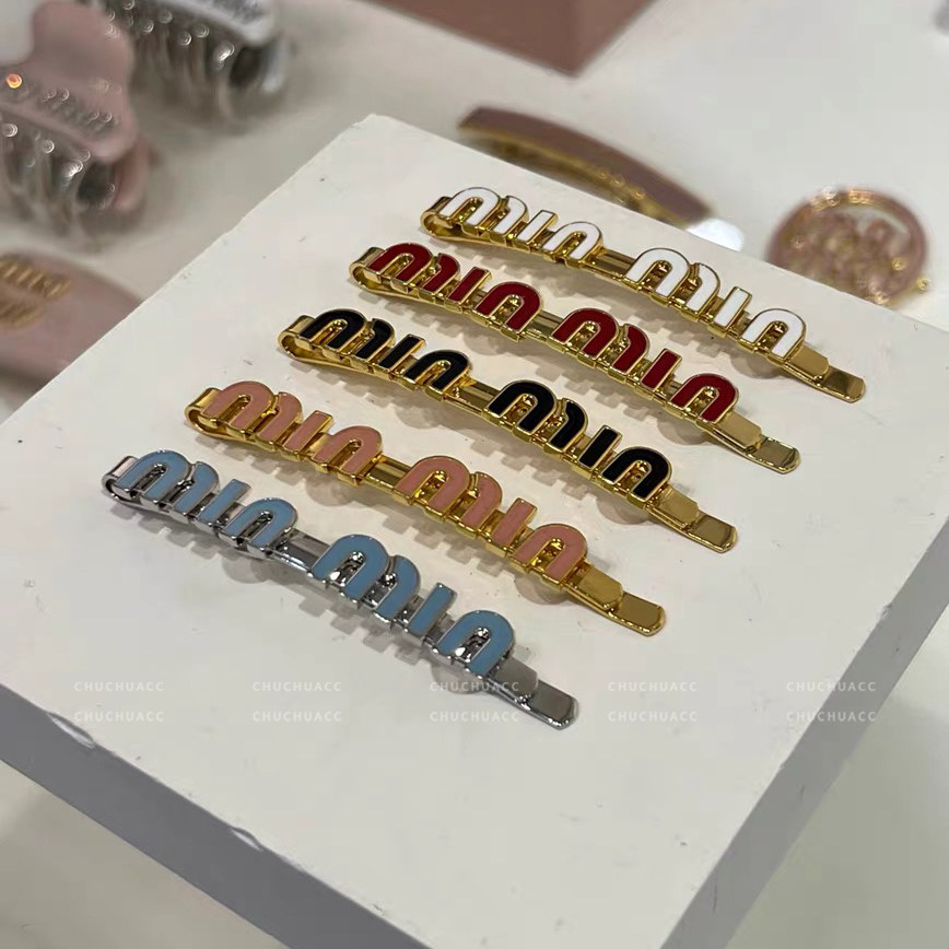 欧阳妮妮◆珐琅双m字母一字夹