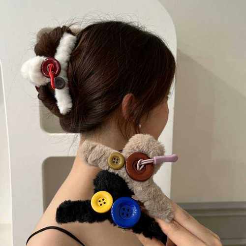 新款秋冬毛绒抓夹纽扣发夹女后脑勺盘发鲨鱼夹子大号儿童可爱头饰