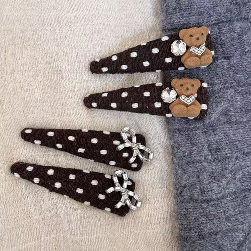 2026时尚韩系千金感水钻蝴蝶结波点发夹精致小熊咖色毛线刘海夹碎