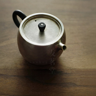 友茗堂纯手工纯银方口泡茶壶 小银壶一张打檀木把茶具YQ0115