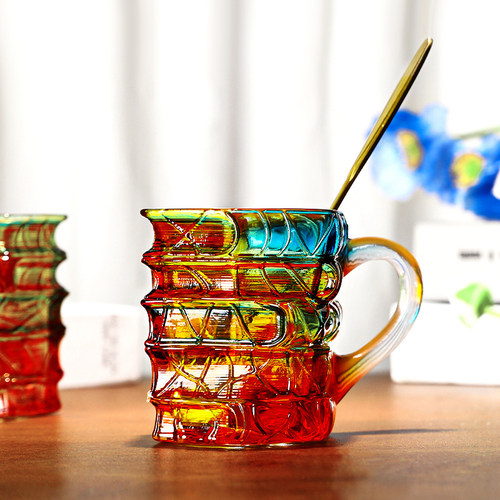 水晶玻璃水杯渲染书籍马克杯