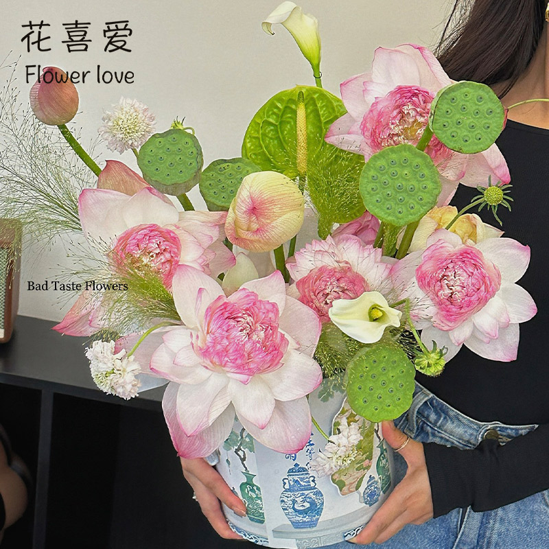 花喜爱釉下美人抱抱桶花盒网红款