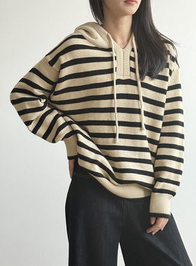 言双 撞色条纹连帽套头毛衣女 冬季气质宽松慵懒风针织上衣P899
