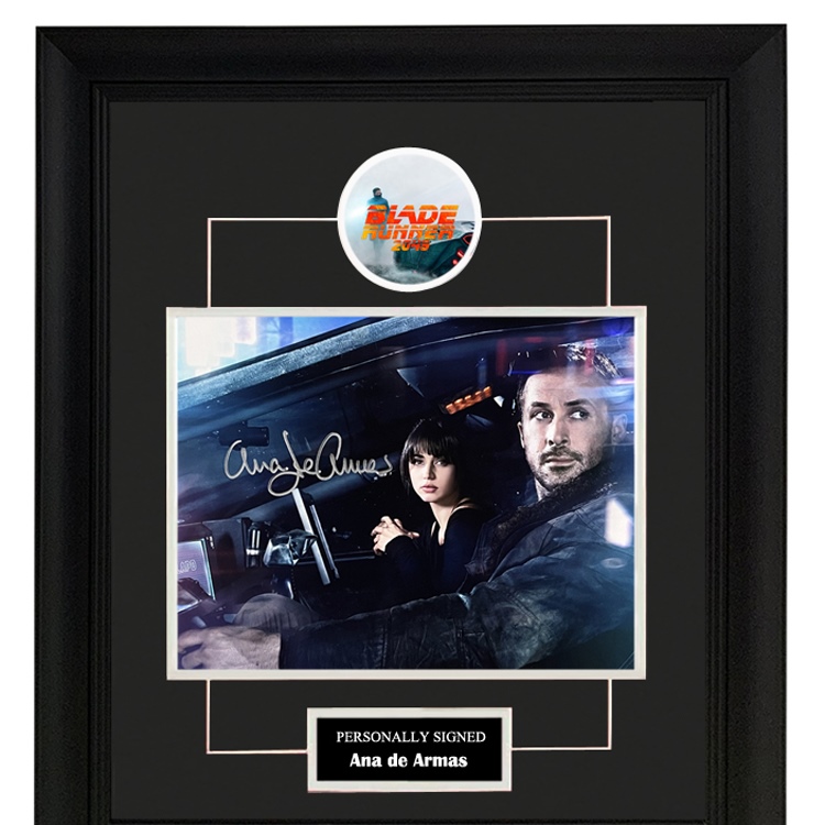 收藏 安娜德阿玛斯 亲笔签名照片裱框 含SA证书 银翼杀手2049