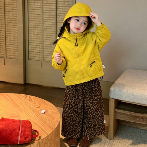 儿童秋装冲锋衣套装新款女宝宝春秋季休闲户外运动外套百搭豹纹裤