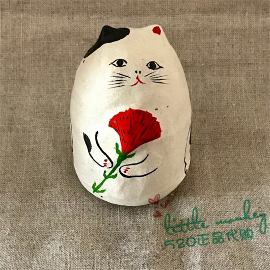 日本代购 拿着康乃馨的猫咪 匠人手工 和风 和纸可爱日式装饰摆件